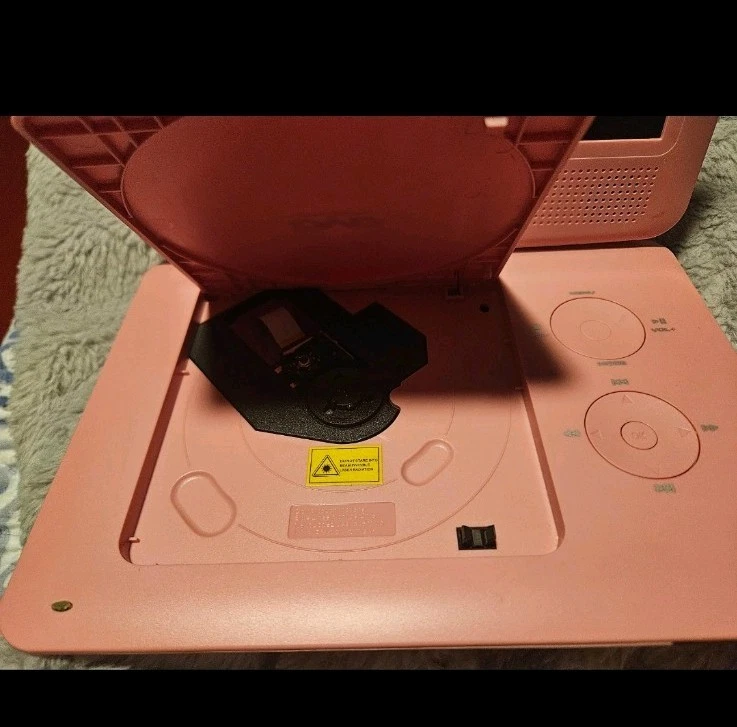 Reproductor de DVD portátil Pink Sylvania 7" Foto 2 de 4