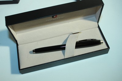 Sheaffer 100 Rollerball Schwarz Lack mit Chrom Applikationen 9338-1 E1933851-30