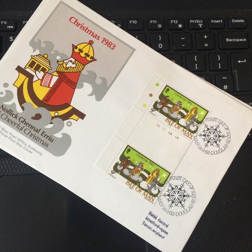 GB ISLE OF MAN FDC 2 FIRST DAY COVERS CHRISTMAS 1983 Gutter Pairs - Picture 2 of 3