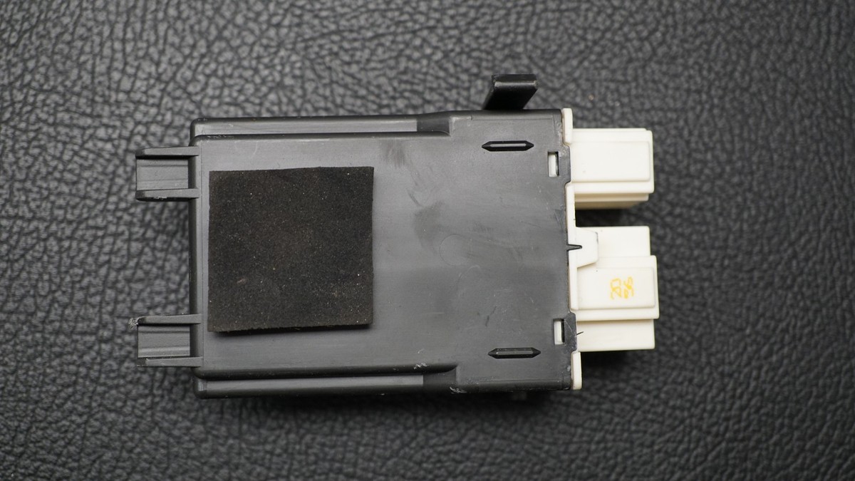 OEM BMW 4 SERIES M4 F33 F83 CONTROL UNIT FOR NECK HEATER 7427905 