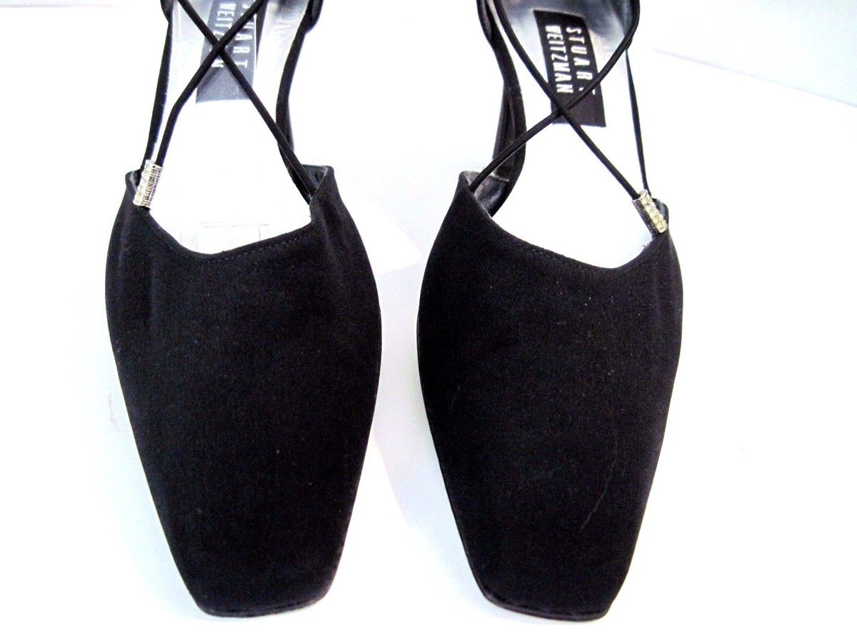 STUART WEITZMAN オフントゥ アンクルストラッフ サンタル Stay a step ahead and explore new transitional styles to