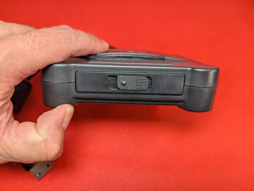 EDGE GAMES DC VGA BOX SERIE DREAMCAST 🙂 - Immagine 3 di 4