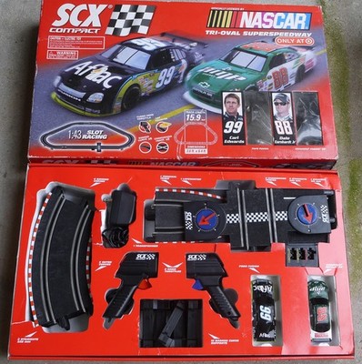 SCX Compact Nascar Tri-Oval Speedway 1:43 Slot Racing Set #31650