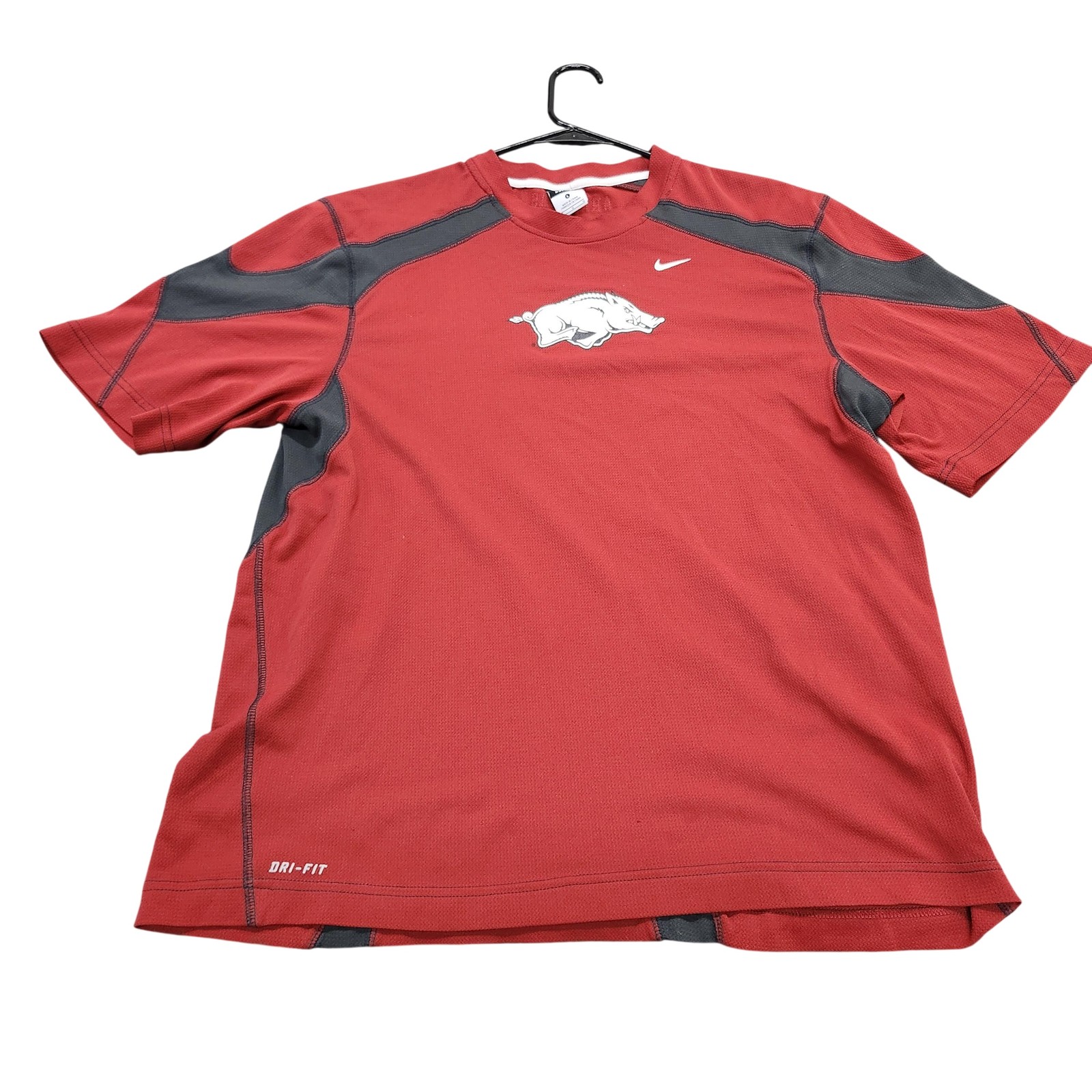 Arkansas Razorbacks Shirt Mens Large Red NCAA Football Nike Dri-FIT Graphic Tee