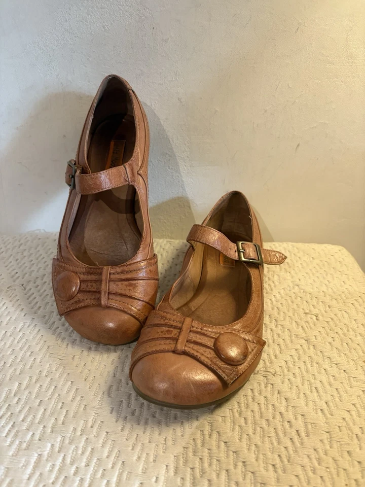 Miz Mooz Dulce Couro Marrom Detalhe de Botão Mary Jane Flats Sola de Borracha Acolchoada 8 - Imagem 2 de 4