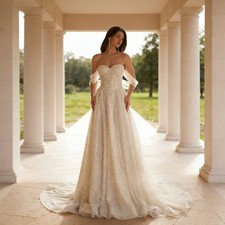 Luxury Sleeveless Wedding Dresses Shiny Bead Pearls Lace A-Line Bridal Gowns
