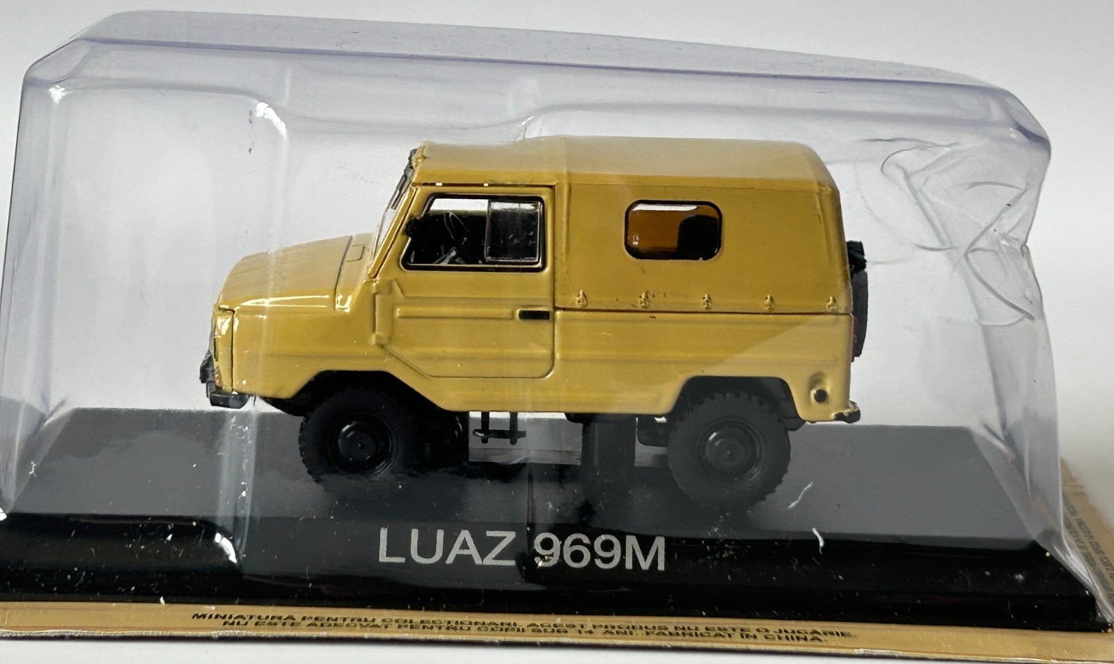 LUAZ 969M Classic Balkans Car Model Toy Yellow Diecast 1:43 Scale DeAgostini
