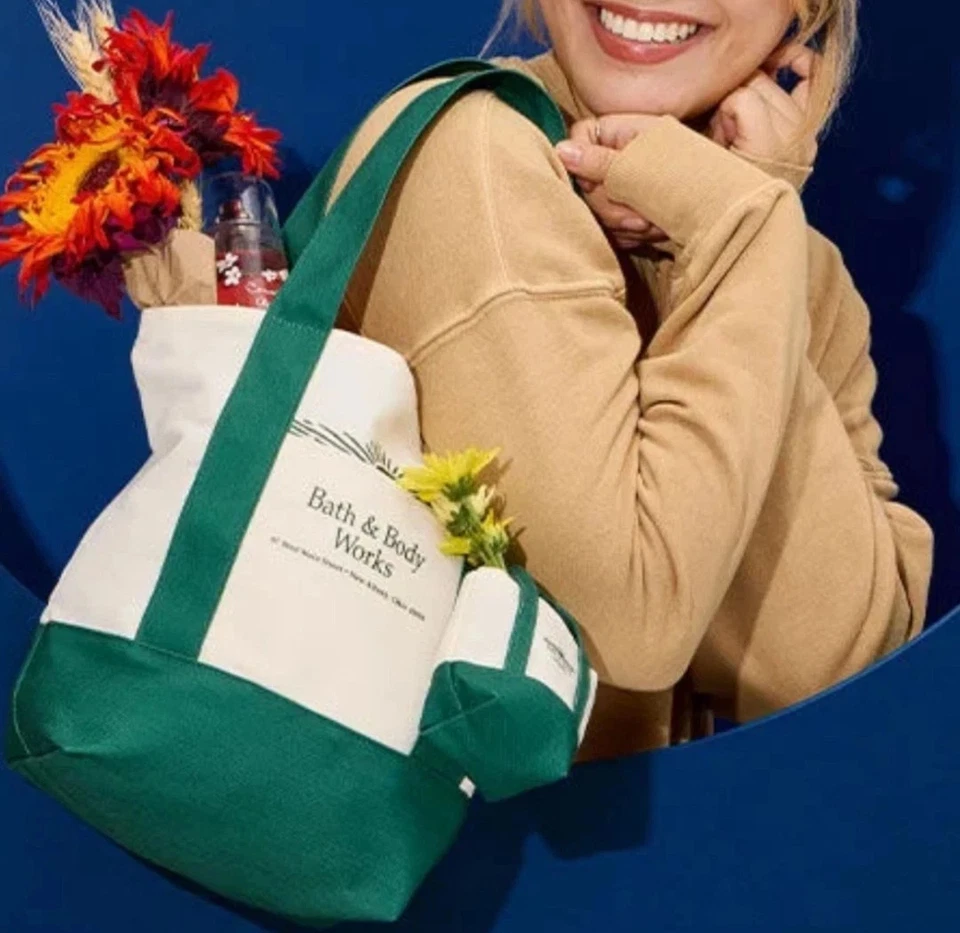 РЕДКАЯ Bath & Body Works винтажный логотип наследия мини сумка с короткими ручками и мини брелок комплект - Изображение 3 из 3