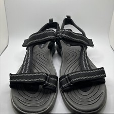 Air walk Women’s Sandals Black Size 11 *Flawed*