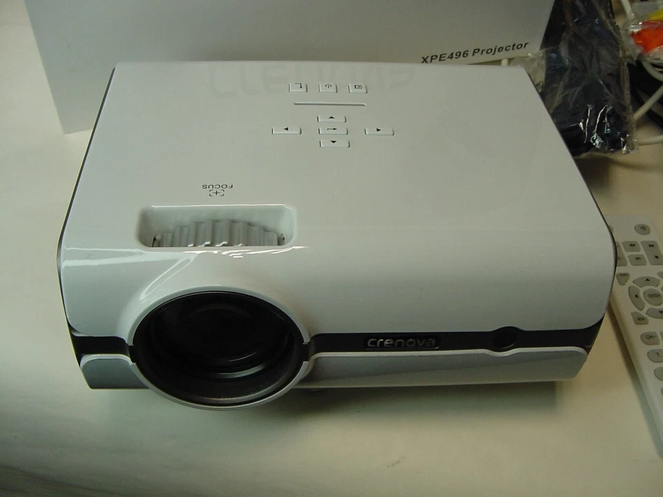 PROYECTOR CRENOVA XPE496 Foto 2 de 4