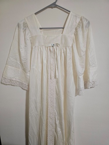 90s silk long nightgown Size Small