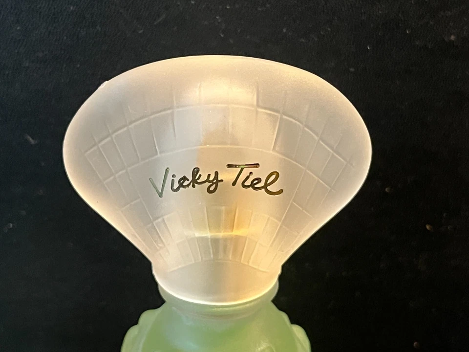 Туалетная вода-спрей Vicky Tiel 1,0 унции и 1 миниатюрный парфюм? ~ - Изображение 2 из 4