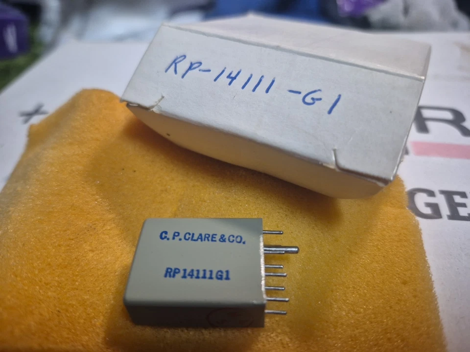 C.P. Clare & Co RP14111G1 Electromagnetic Relay 2-Pole 28V DC 675 Ohms (C127) - Image 2 of 3