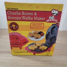Smart Planet The Original Charlie Brown Snoopy Waffle Maker