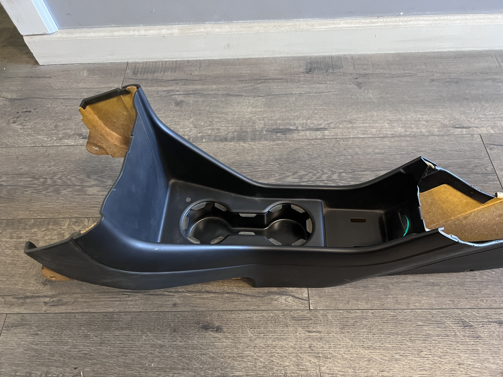 MCLAREN MP4-12C FRONT LOWER CENTER CONSOLE MAIN SECTION ASSEMBLY OEM 11N0426CP