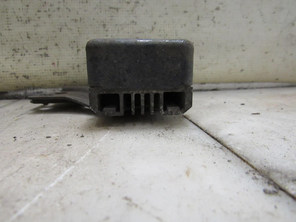 Módulo de control de bomba de combustible Toyota 4Runner 2010-2012 (cuarto izquierdo) OEM 8957060170 Foto 4 de 4