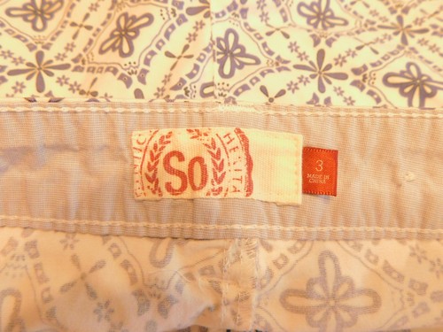 SO Juniors White & Gray Shorts Pockets and Zipper Size 3 - Picture 3 of 3