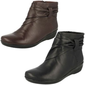 Mujer Clarks Fruncido Banda Inside Cremallera Botines de Piel Everlay Mandy  | eBay