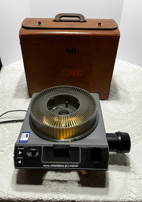 Kodak Ektagraphic III E Slide Projector W/ Remote 2 Carousels & Lamp Tested
