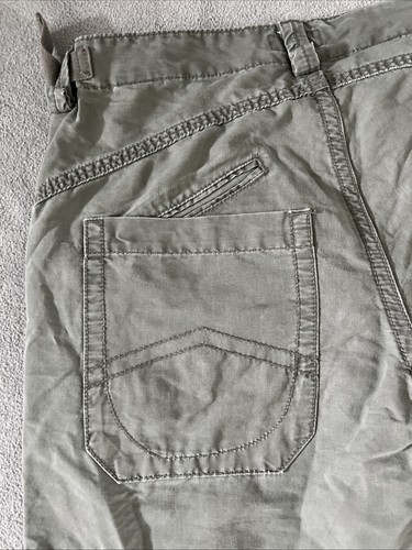 Armani Men’s Cargo Style Long Army Style Shorts - 38 Inch - Picture 7 of 12