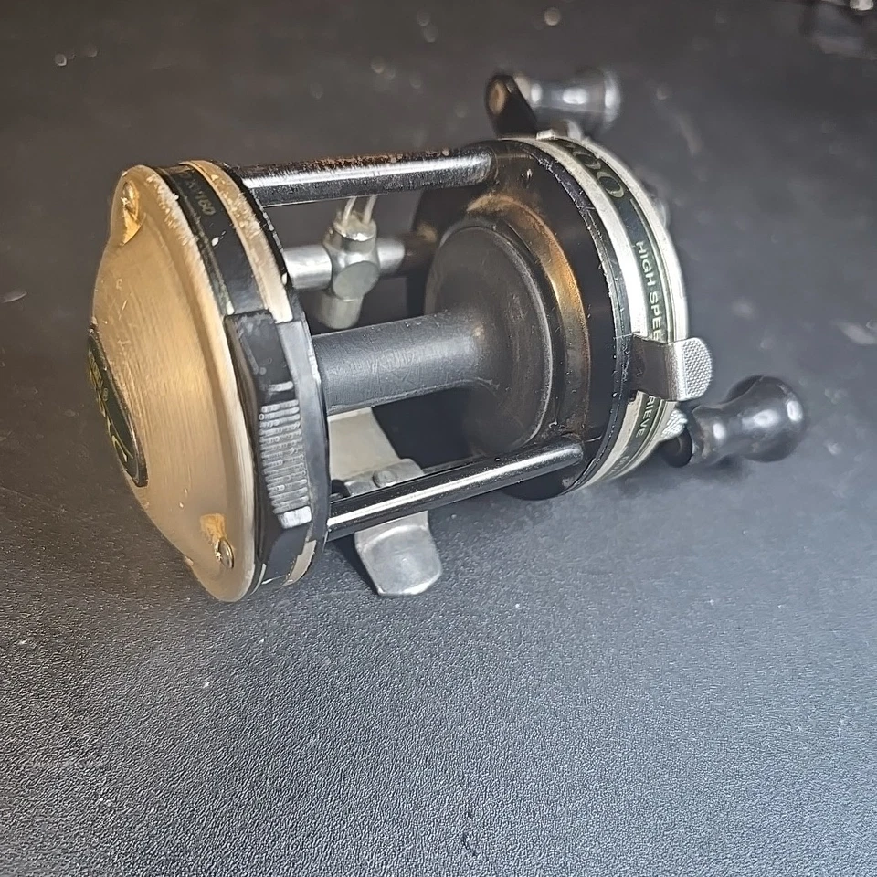 Mitchell Epic E200 Baitcasting Angelrolle