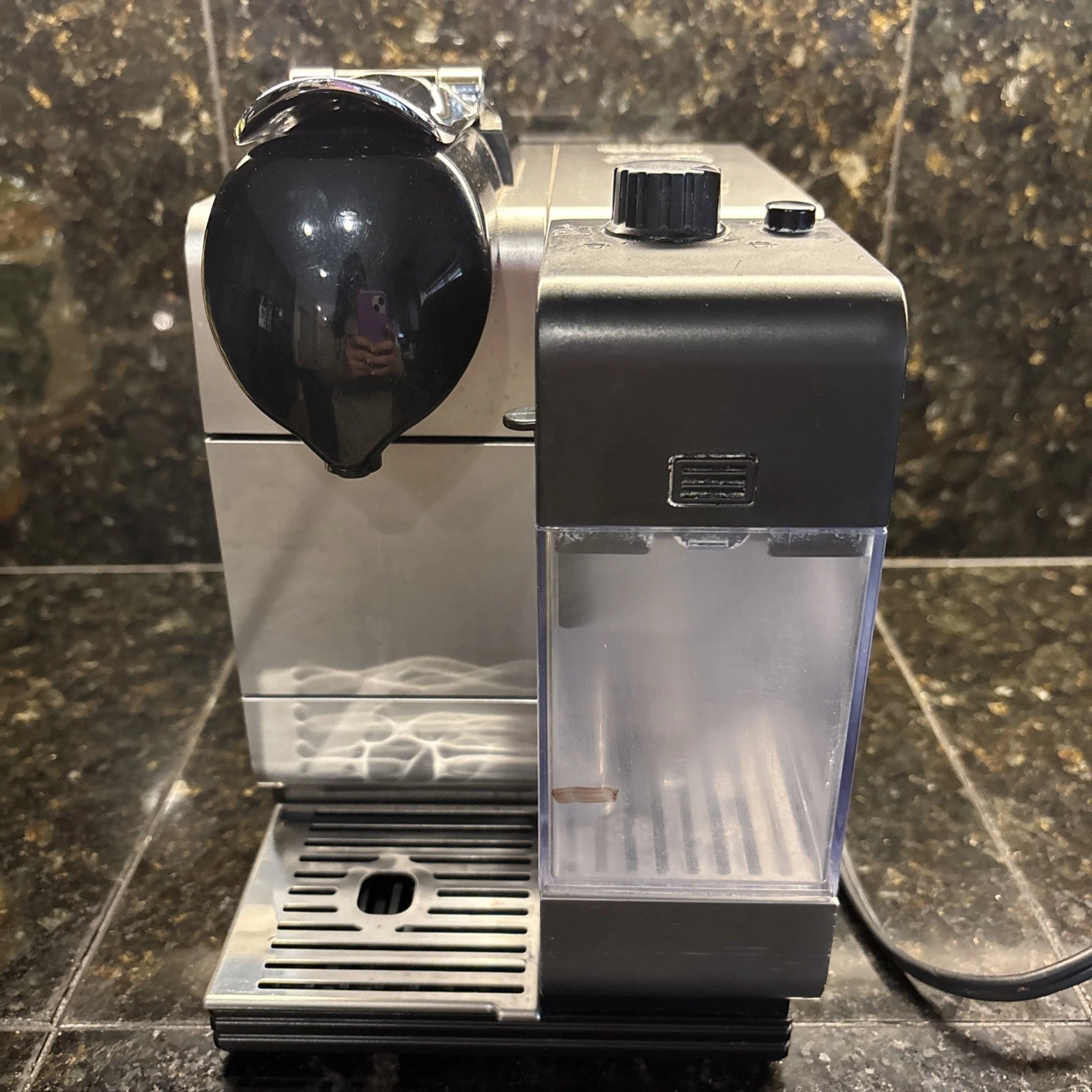 De'Longhi Nespresso EN520SL Espresso Machine Black/Silver Works