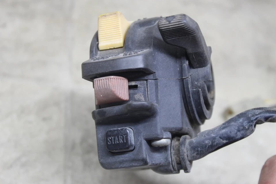 Interruptor de control manillar izquierdo 89-01 Suzuki Quadrunner LT 160 87-93 230 Foto 3 de 4