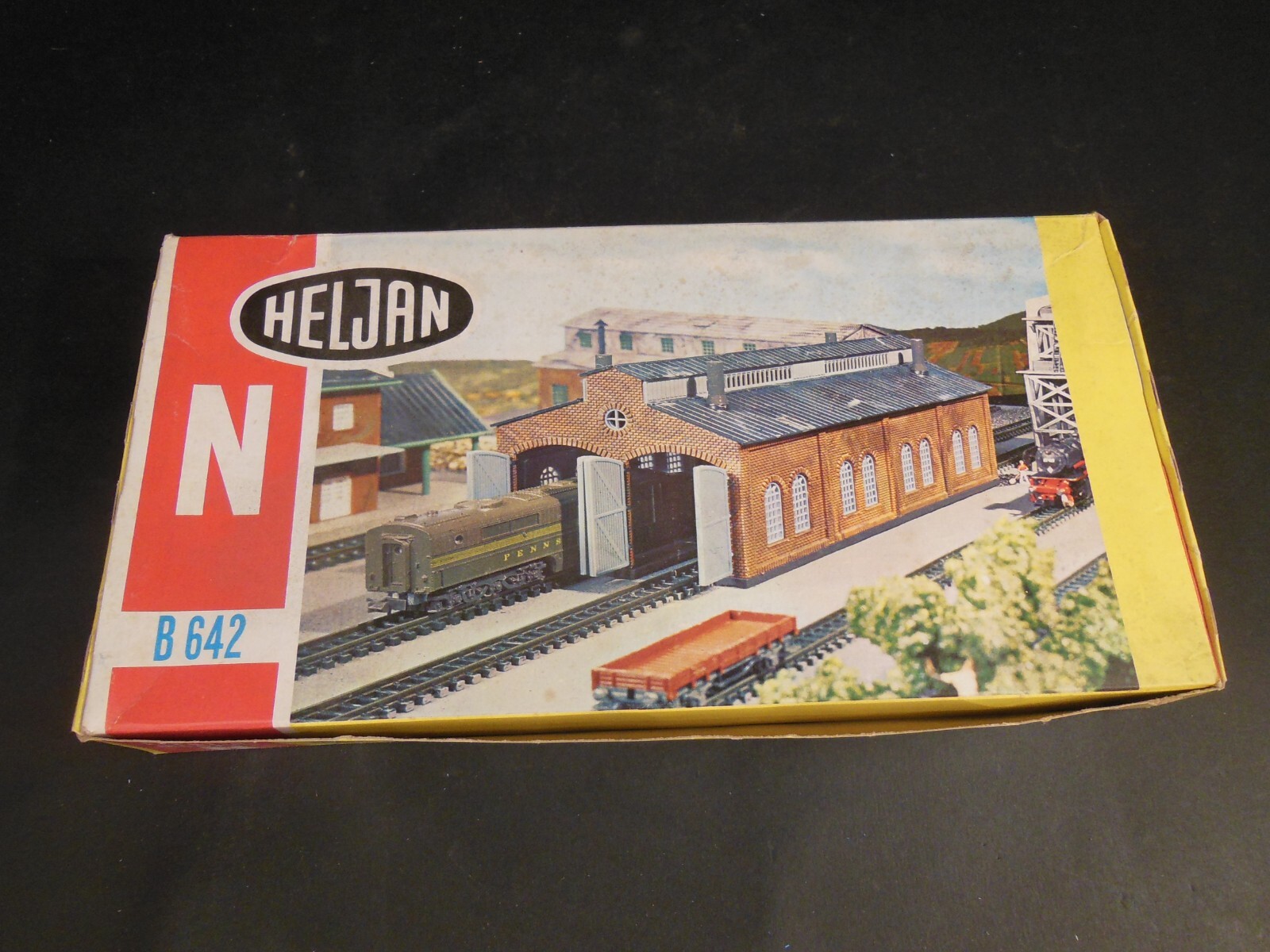 N SCALE FALLER B 642 TWO STALL ENGINE HOUSE KIT Thư viện Quản trị Nhân Sự