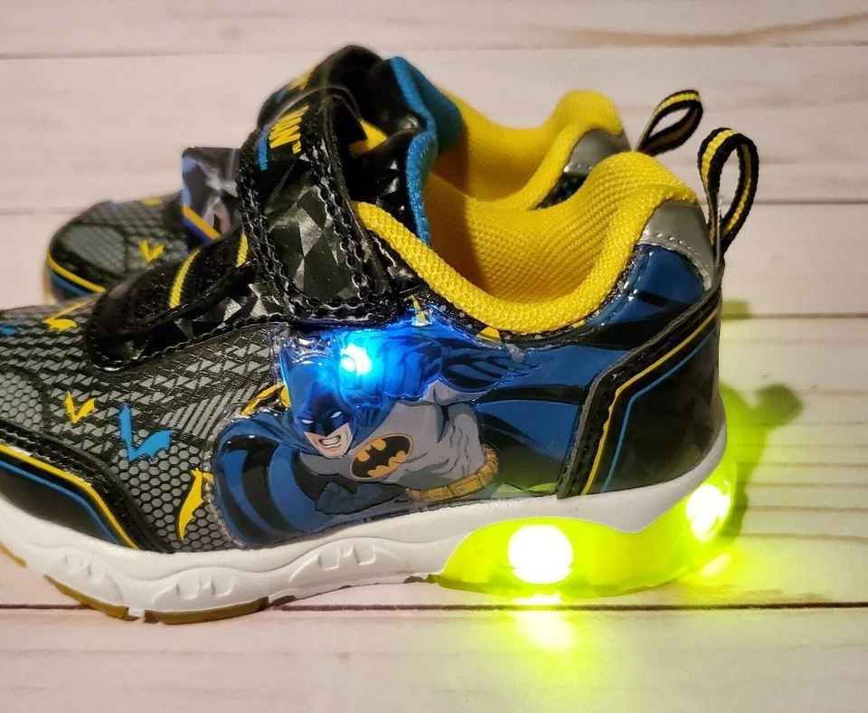 Batman Iluminado Zapatos Tenis Niño Pequeño Talla 7 Negro DC Comics Super Hero Gotham Foto 3 de 4