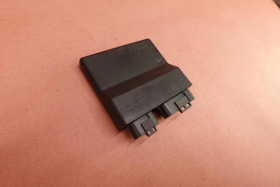 Unidad de controlador de computadora Suzuki SV650 ECU CDI 2003-2008 Foto 3 de 4