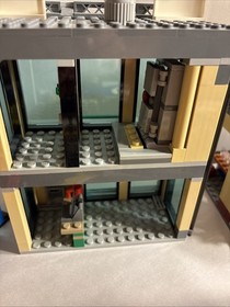 LEGO City Builds Capital City 60200 Museum Hotel Police 60141 Bank 60140 Cars