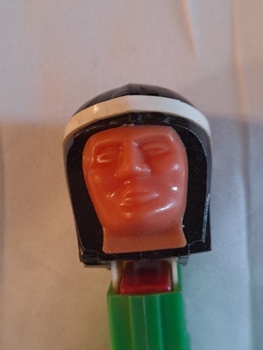 Vintage PEZ INDIAN BRAVE Native American DISPENSER Headband No Feet AUSTRIA - Picture 7 of 11