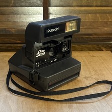 Polaroid OneStep Instant Film Camera 600 Built-In Flash Black