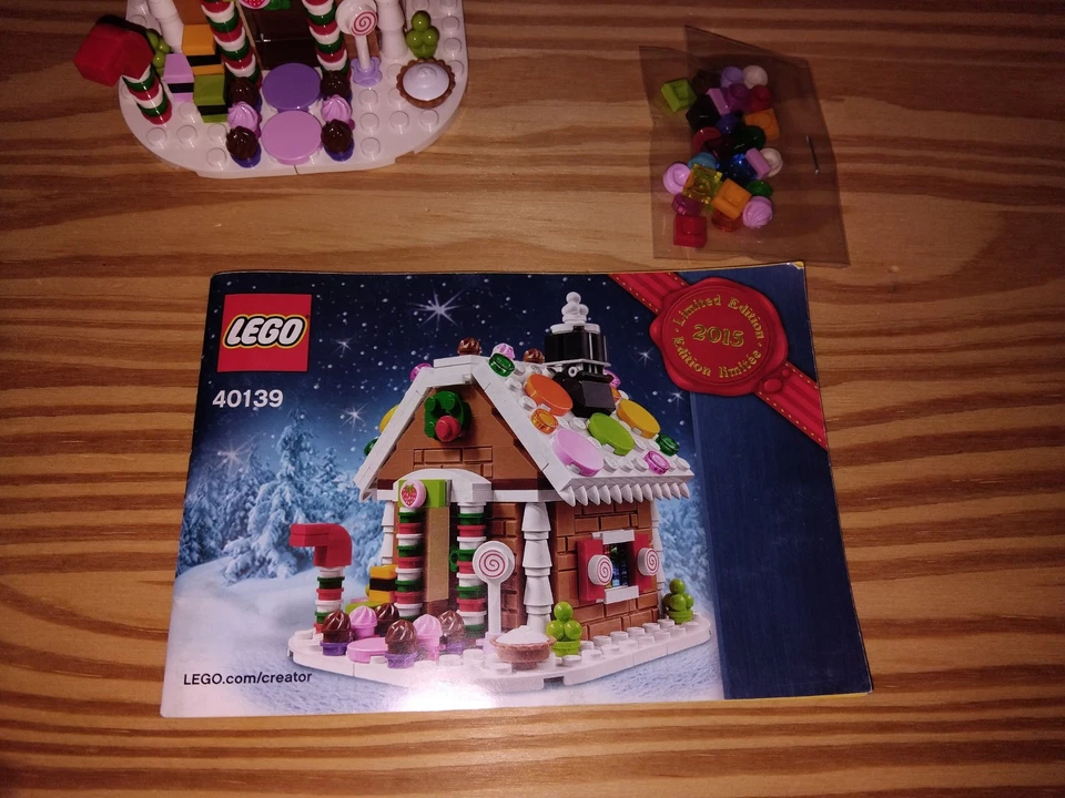 LEGO de NOEL MAISON DE PAINS D'EPICES set: 40139 + VOITURE SAPINS 40083 - Photo 2/4