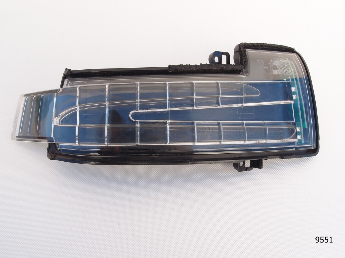 OEM MERCEDES GLE W166 GLS W166 G W463 TURN SIGNAL LENS / right