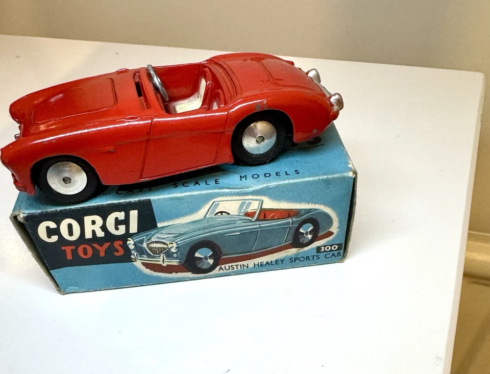 Coche deportivo Corgi Toys Austin Healey #300 rojo usado, caja original Foto 2 de 4