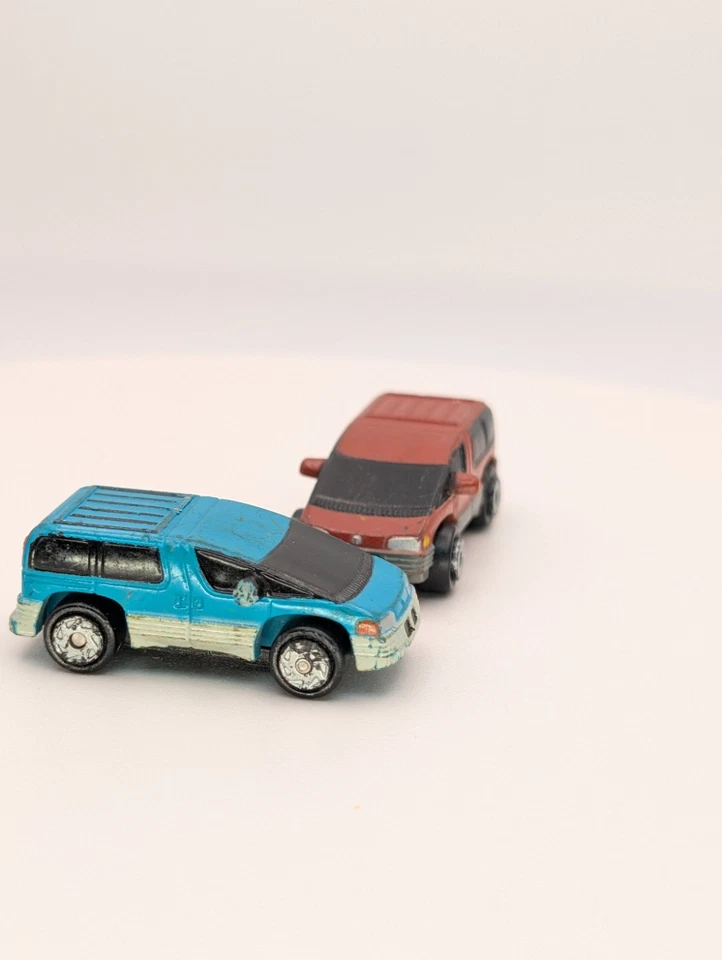 Micro Machines Pontiac Trans Sport Mini Van 1994 LGT Green & Maroon Lot Of 2 - Image 3 of 4