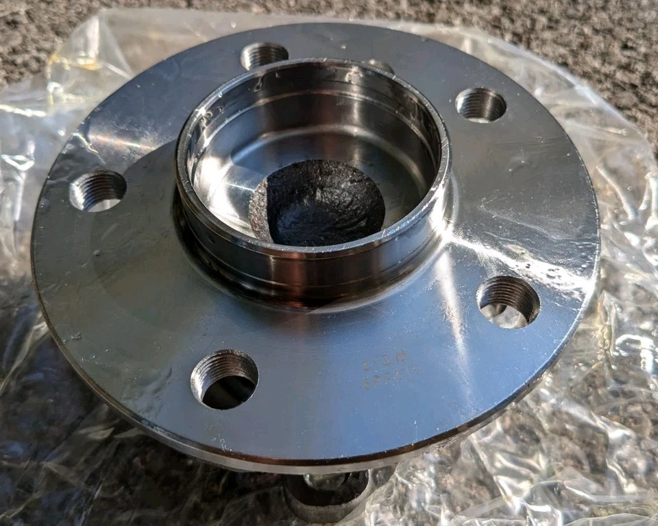 Brand New Wheel Hub Assembly Replacement For 2014-2020 BMW i3 - Image 2 of 4