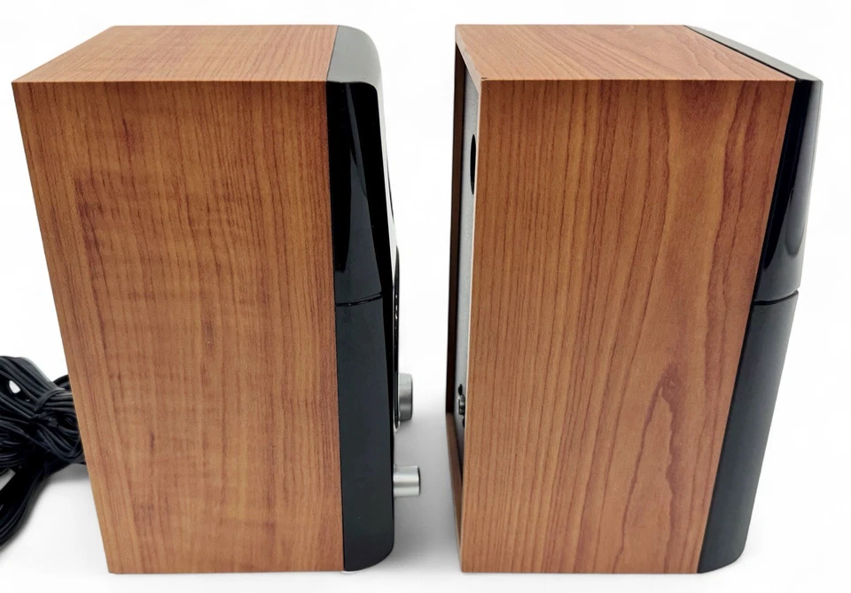 Genius Active Self Powered 16 Watt Faux Walnut Wood Speaker Pair SP-HF500A - Image 4 of 4