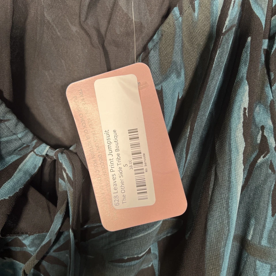 Macacão feminino Olivaceous novo com etiquetas estampa de folhas tamanho pequeno preto e azul-petróleo - Imagem 3 de 4