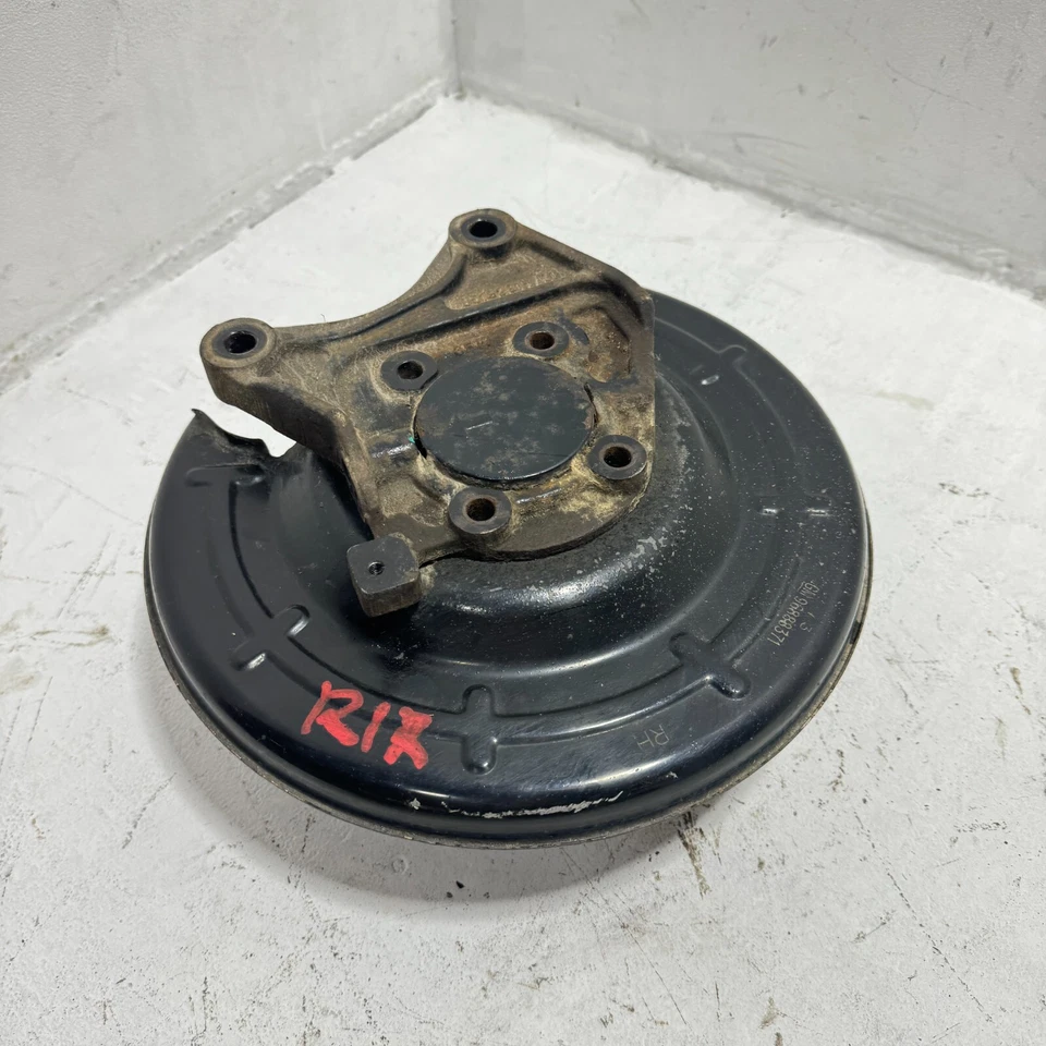 Chevrolet Sonic 2013-2015 trasero derecho pasajero rueda husillo nudillo con buje OEM Foto 3 de 4