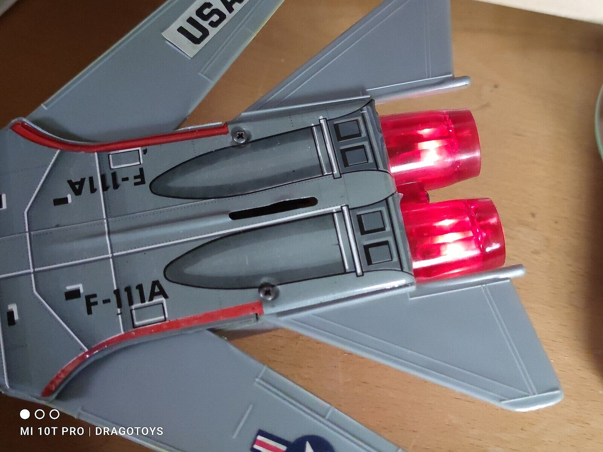 AVION jouet ancien JET FIGHTER F 111 USA AIR FORCE marque LYRA