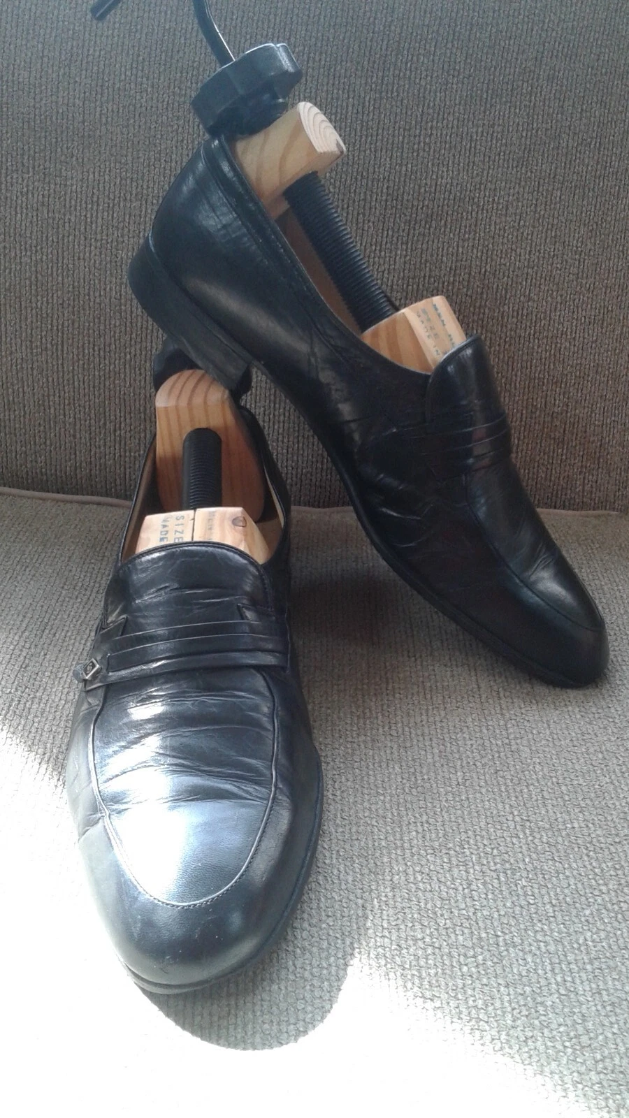 CHAUSSURES HOMME CHRISTIAN DIOR MOCASSANTS TAILLE 9 COULEUR NOIRE