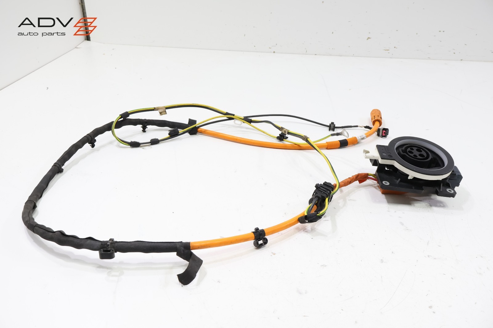 2014 - 2020 BMW i8 I12 BATTERY CHARGING PORT W/ CABLE WIRE HARNESS OEM
