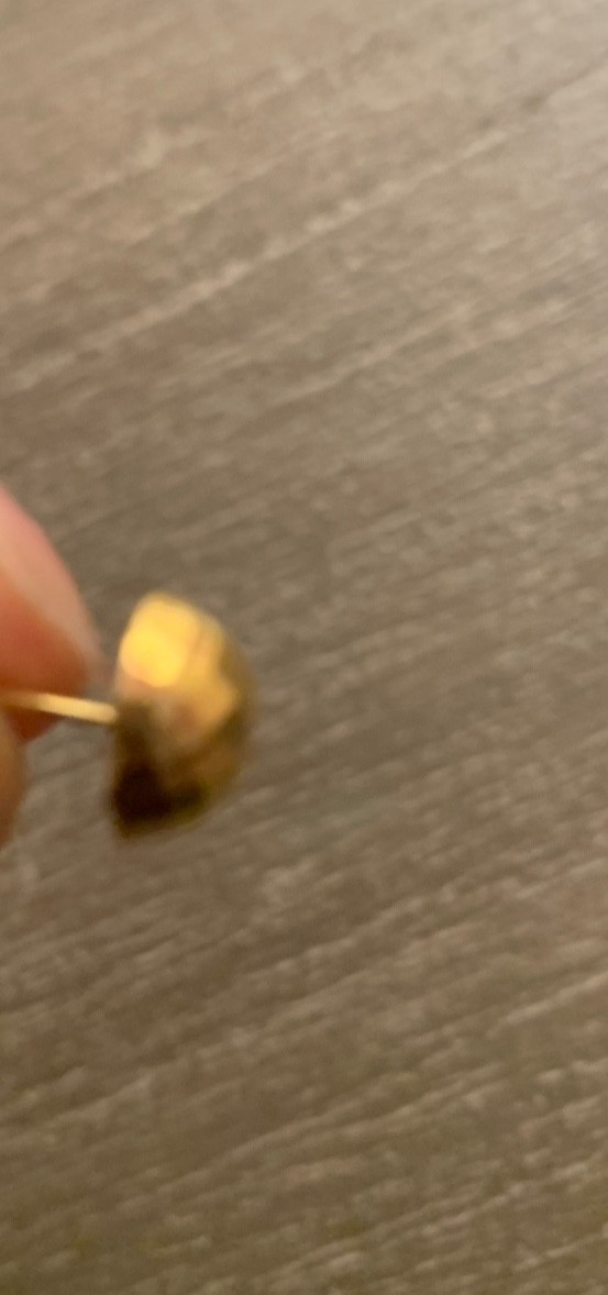 22k gold studs, good condition,missing backs - image 5