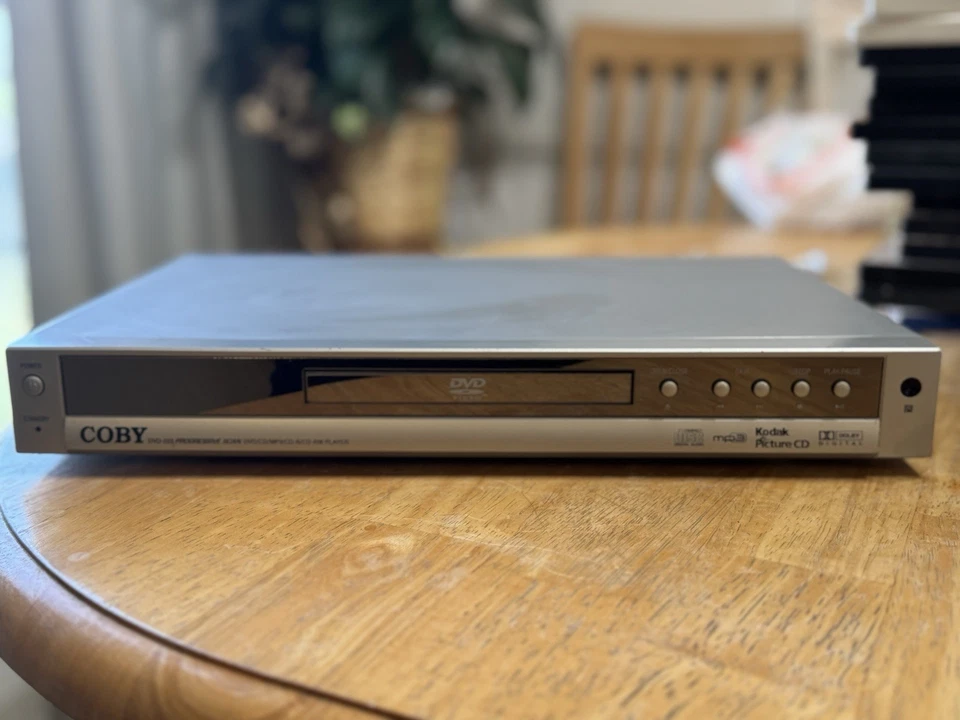 Coby DVD-223Progressive Scan DVD/CD/MP3/CDR/CD-RW Player Good ConditionNo Remote - Image 2 of 4