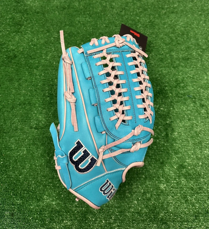 Wilson A2000 12.25" D25 Baseball Softball Pitcher's Utility Glove - Left Handed - Image 4 of 4