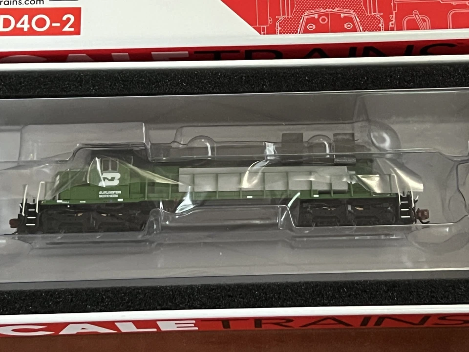 ScaleTrains N EMD SD40-2 Burlington Northern BN #7035 DCC/SND SXT33783 - Image 3 of 4