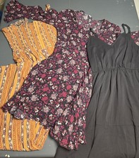 Women’s Size Medium Clothing Bundle 2 Dresses + Jumpsuit American Eagle Commense