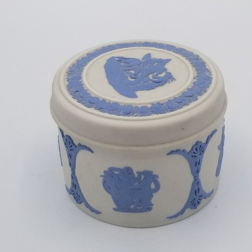 Wedgwood Jasperware Lidded Box Trinket White & Pale Blue - Picture 2 of 9